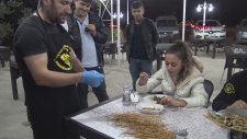 23 Dakikada 255 Çöp Şiş Yiyen Ceren Rekorunu Yeniledi