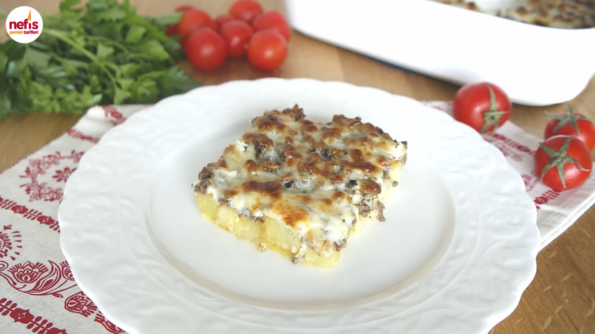Fırında Yumurtalı Patates Tarifi Videosu Fırında Yumurtalı Patates Tarifi Videosu