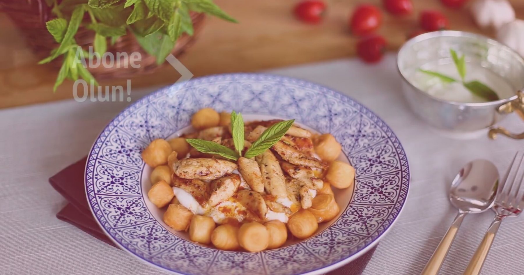 Yoğurtlu Tavuk Salatası Nasıl Yapılır Videosu Yoğurtlu Tavuk Salatası Nasıl Yapılır Videosu