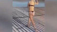 Buz Tutan Göle Çakılan Sarışın Hatun
