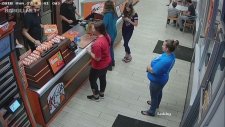Bir Kola Bir de Pizza Alabilir miyim Lütfen?