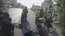 Motosiklet Sürücüsü Kazadan Mucize Eseri Kurtuldu