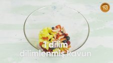 Ananas Kabug?unda Meyve Salatası