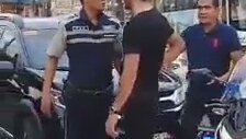 Filipinlerde Polise ve Vatandaşa Kafa Tutan Türk