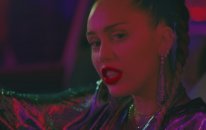 Mark Ronson - Nothing Breaks Like A Heart Feat. Miley Cyrus