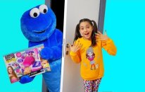 Melikenin Yeni Tırnakları Cookie man and melike surprise gifts, Makeup Toys