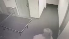 Tost Ekmeğin de ki Kaşar Gibi Sıkışan Kızlar