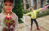 ELİF KAVANOZDA SÜSLÜ MUM YAPIYOR.