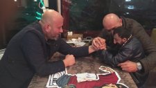 Köksal Baba Bilek Güreşini Kazanıp Parayı Kaptı