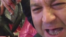 Masterchef Murat'ın Papağana İşkence Yapması