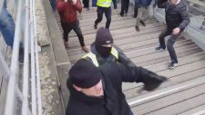 Boksör Emeklisi Abinin Fransız Polisini Tokatlaması