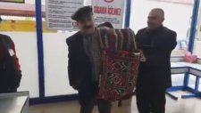 Poşetler Para Olunca Heybeyle Markete Gelen Yörük Dayı