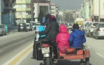 Sepetli Motosikletle Yolculuk Yapan 6 Kişilik Aile