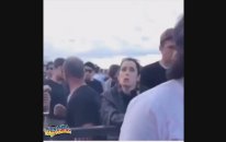 Konserde Farklı Kafayı Yaşayan Kadın