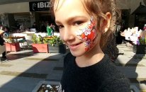 Lera Ve Elif Antalya Kemerde Mini Pazar/kermes Geziyorlar.el Yapımı Neler Almışlar Elif Yüz Boyama