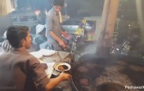 Yanık Yağdan Patates Kızartması Yapan Pakistanlı