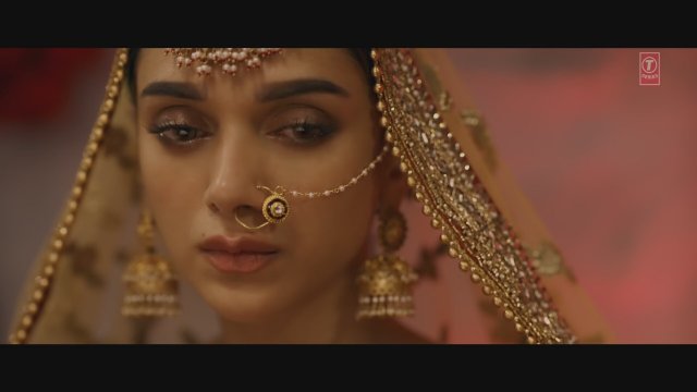 Bhoomi (2017) Fragman