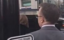 Bireysel Protestoya Maruz Kalan Donald Trump (Küfür İçerir)