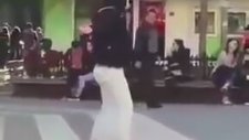 Dombıra ile Coşan Türbanlı Bacı