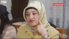 Canlı Çıçeğin Saçtığı 'okşijenden' Rahatsız Olan Hanımefendi