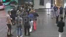 Conor McGregor’ın Hayranının Telefonunu Kırması