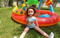 Elif Ve Bebekleri Parkta Geziyor Bebekler Havuza Girmek İstiyor