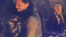 Game Of Thrones'ta Masada Unutulan Starbucks Bardağı