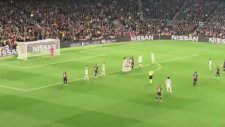 Messi'nin Liverpool'a Attığı Müthiş Frikik Golü (Tribün Çekimleri)