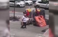 Çöp Toplayan Çocuğa Oyuncak Sürprizi