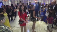 Düğünde Oryantalde Kapışan Kızlar