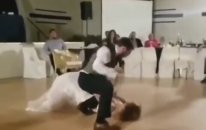 Gelin ve Damattan Dövüş Koreografisi