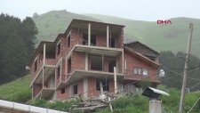 Babadan Kalma Evi Motorlu Testereyle İkiye Bölen Karadenizli Kardeşler