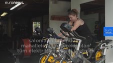 Binanın Elektriğini Müşterilerinden Elde Ede Spor Salonu