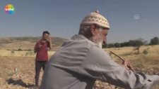 Gösterdiği Yerden Su Çıkan Amca