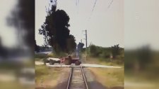 Trenin Traktöre Çarpma Anı
