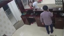 Kadına Kalkan Eli Kırarlar