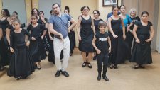 Erik Dalı Müziği Eşliğinde Flamenko Dansı Yapan İspanyollar