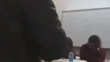 Derste Küfürlü Şarkı Açıp Oynayan Kız
