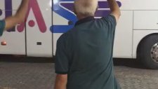 Eşini İki Günlüğüne Başka Şehre Uğurlayan Amca