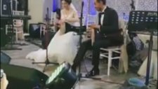 Gelin ve Damattan Darbuka Şov