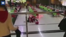 Kavgaya Tutuşan Noel Babalar