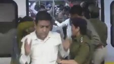 Kadın Vagonuna Binen Erkeklere Sürpriz Son - Hindistan