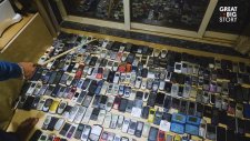 Cep Telefonu Koleksiyonu Yapan Hintli