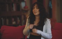Zeynep Bastık - Uslanmıyor Bu