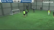 Takımsız Kalan Arda Turan'ın Halı Saha Maçında Harikalar Yaratması