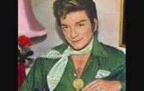 Zeki Müren - Meyhanelerde Akşam Olunca Beni Ara