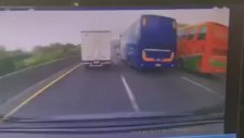 Makas Atarken Devrilen Otobüs