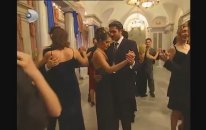 Zeyno ve Memolinin Romantik Dansı - Yılan Hikayesi