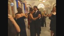 Zeyno ve Memolinin Romantik Dansı - Yılan Hikayesi
