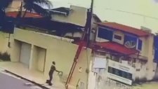 Akıma Kapılan Elektrikçiler
